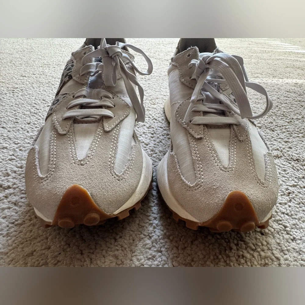 New Balance 327 off White Sneakers
Men’s 8.5 Women’s 10 - Picture 6 of 7